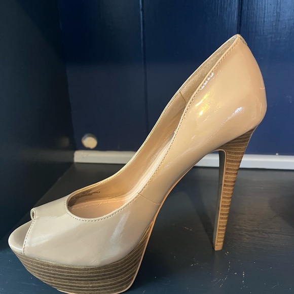 Jessica Simpson Hazil (Nude Patent) Heels Size 7B - Picture 12 of 15